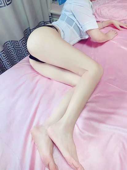 上海新鲜资源，堪比女优，爽如偷情！大白乳大白屁股，温柔如水